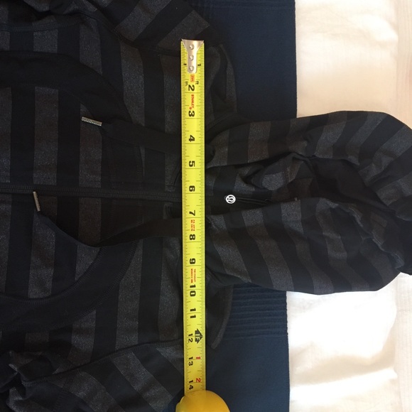 🛑 SOLD LULULEMON In Stride Zip Up Jacket - Picture 13 of 16